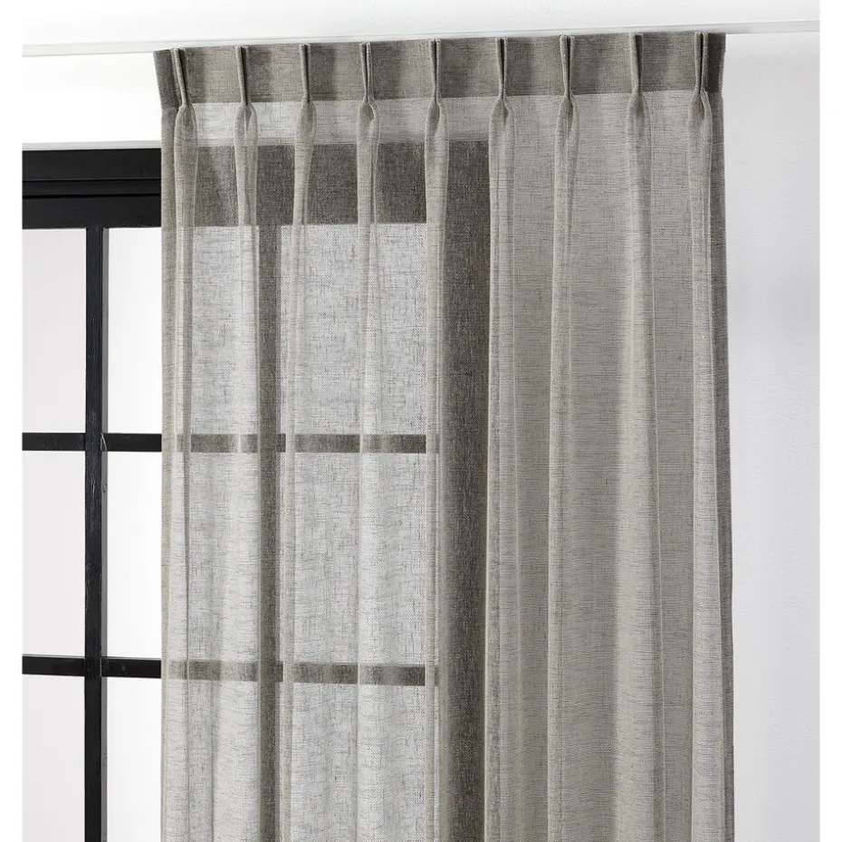 Inbetween Max Taupe